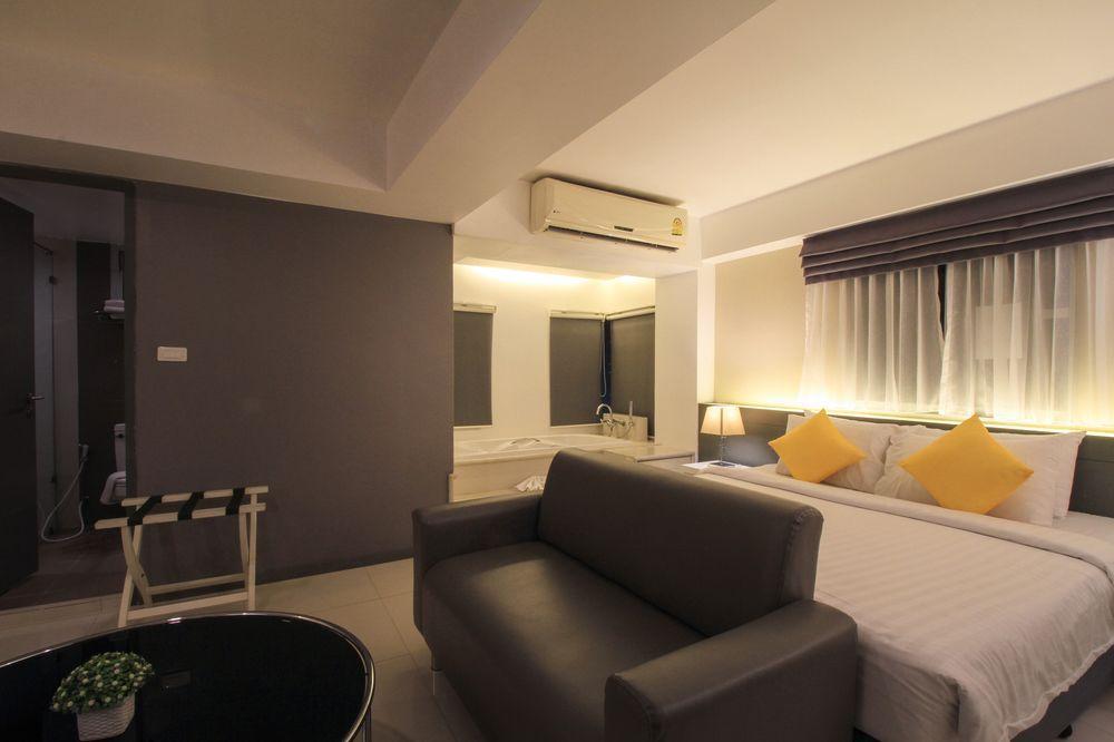 Myhotel Cmyk@Ratchada Bangkok Luaran gambar