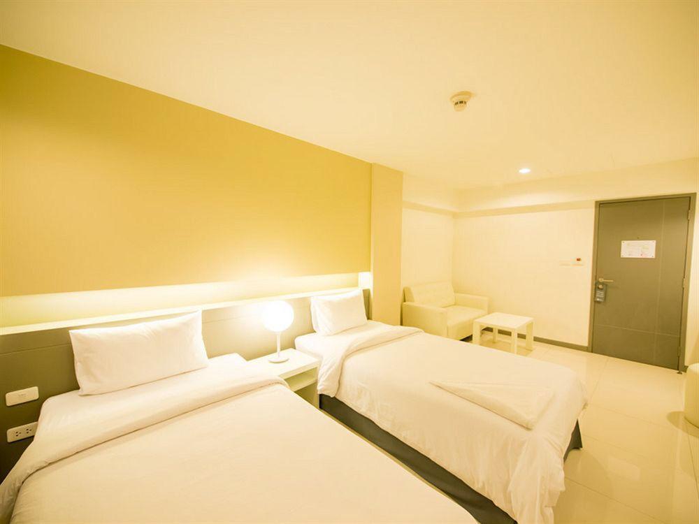 Myhotel Cmyk@Ratchada Bangkok Luaran gambar