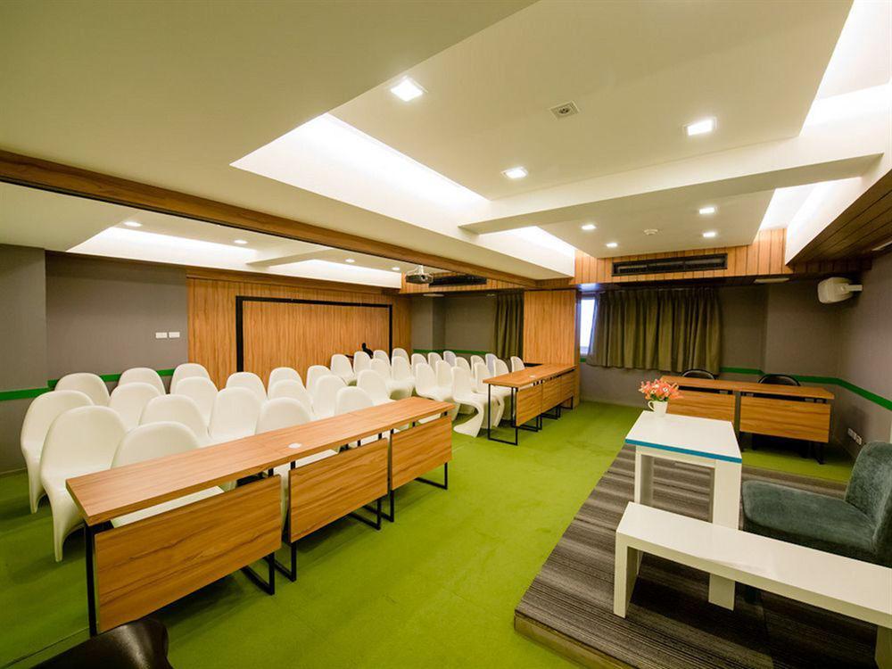 Myhotel Cmyk@Ratchada Bangkok Luaran gambar